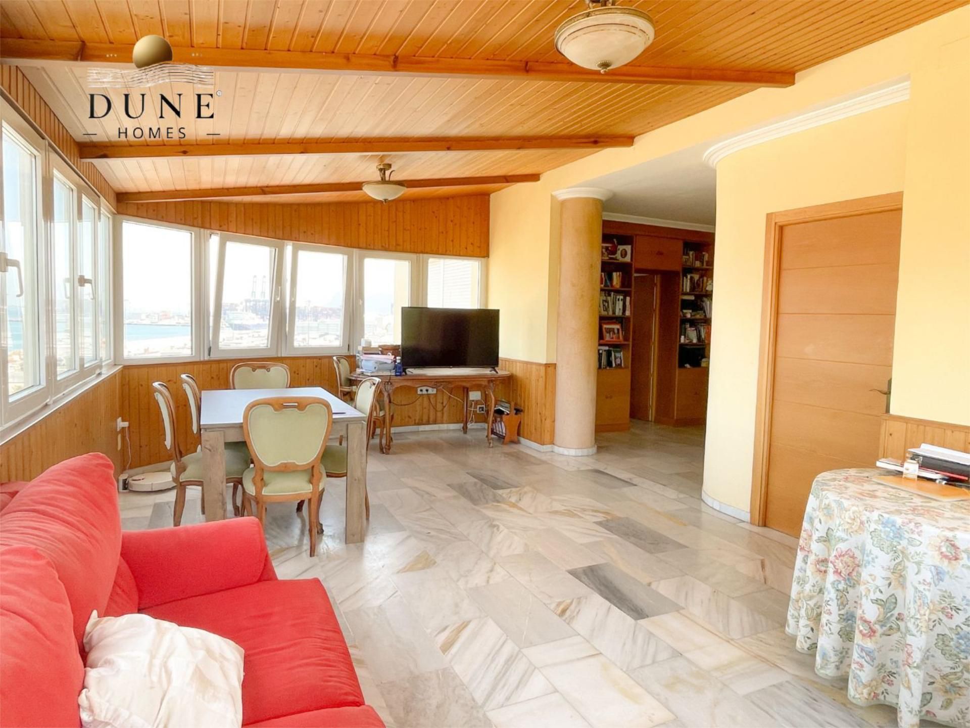 Flat for sale in Algeciras  with Air Conditioner, Terrace and Balcony