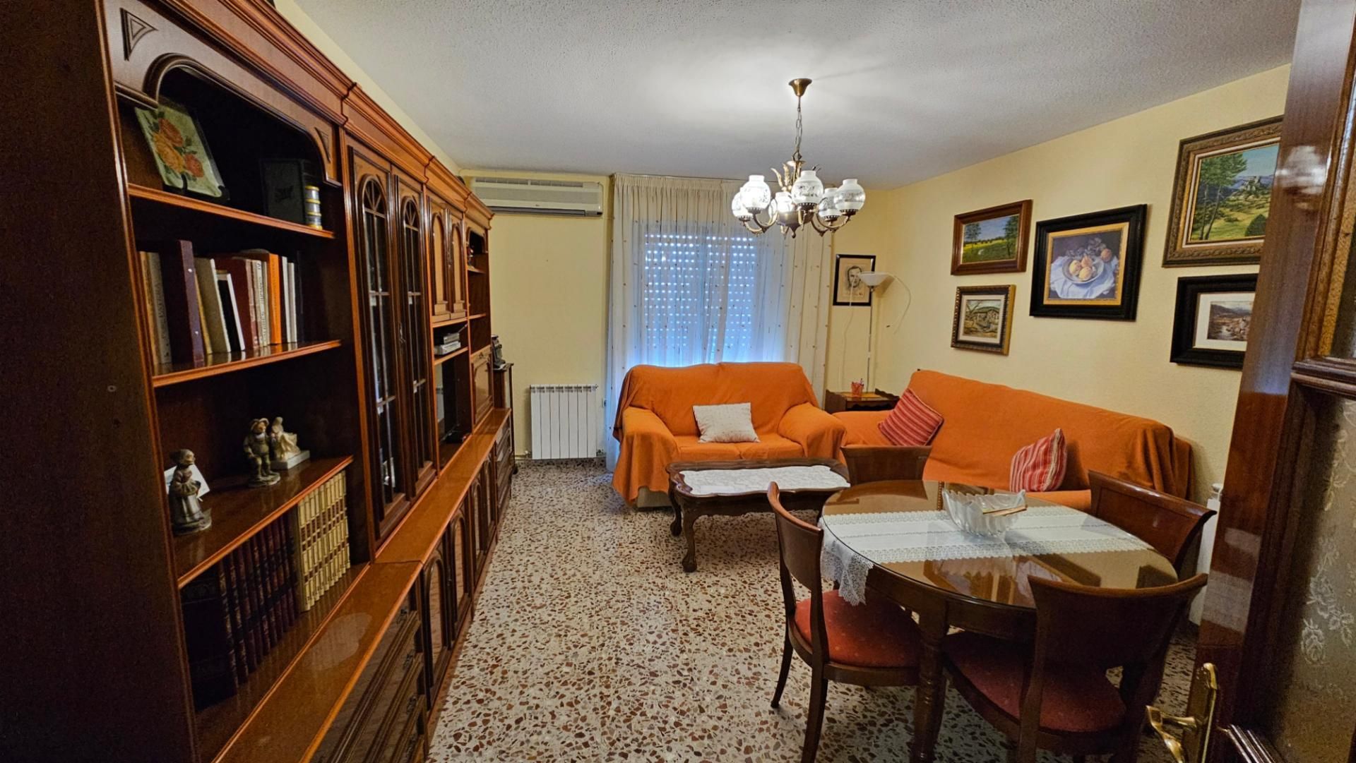 Living room of Flat to rent in  Jaén Capital  with Storage room, Furnished and Oven