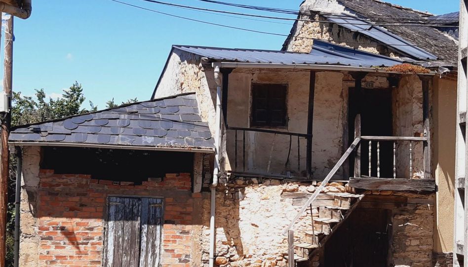 Casa adosada en venta en Calle San Pedro, 41, Toral de los Vados, León - imagen 1 Foto 1 de Casa adosada en venta en Calle San Pedro, 41, Toral de los Vados, León