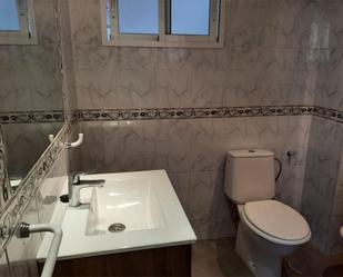 Flat to share in Avenida de Velázquez, 37, Girón - Las Delicias