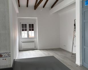 Dormitori de Pis de lloguer en A Coruña Capital  amb Calefacció, Parquet i Forn