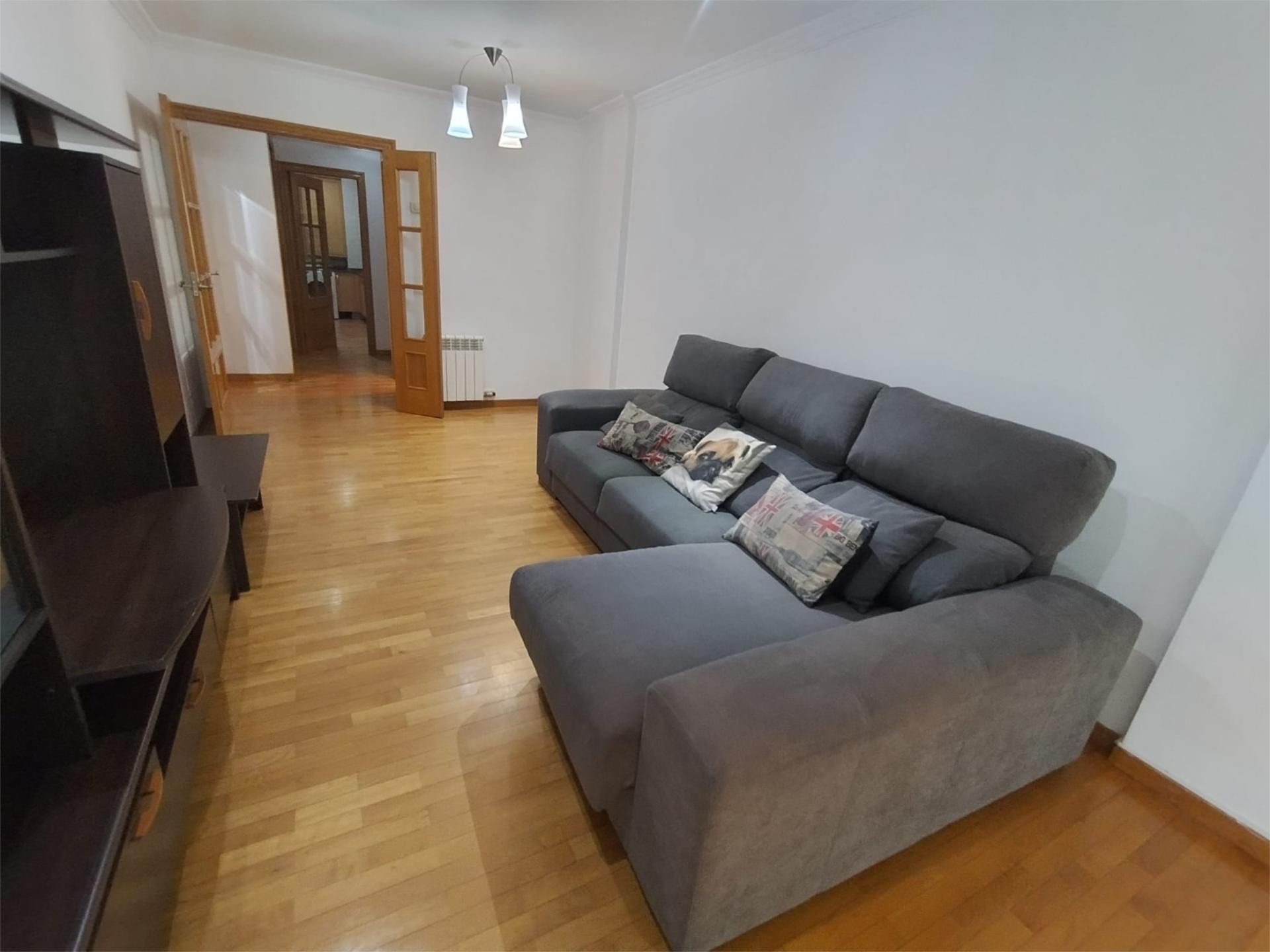Sala d'estar de Pis en venda en Ames amb Calefacció, Parquet i Terrassa