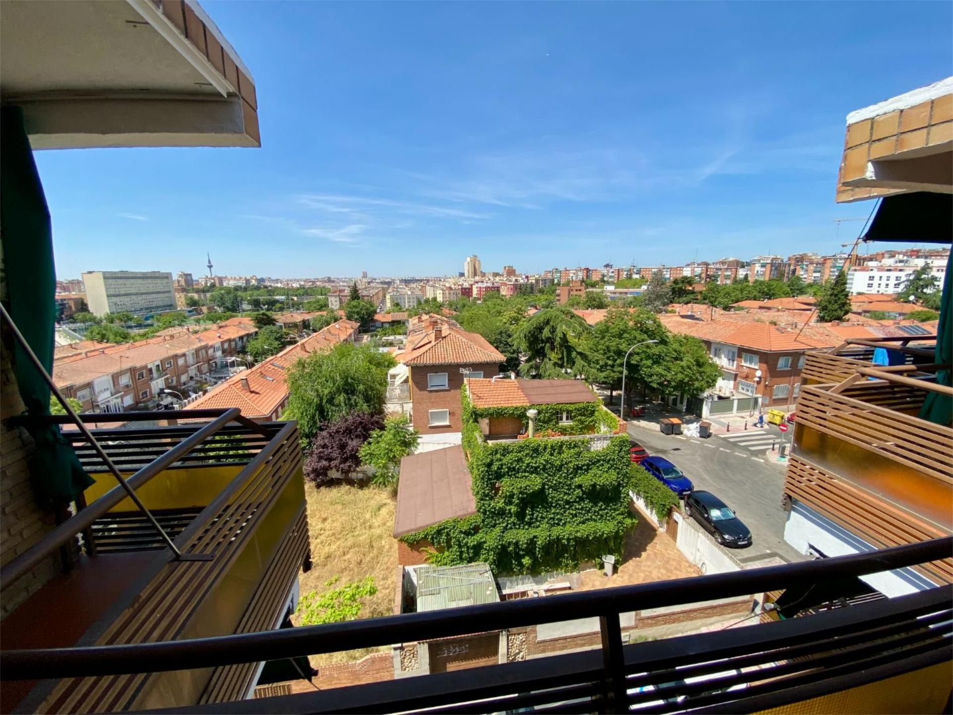 Exterior view of Flat for sale in  Madrid Capital  with Terrace