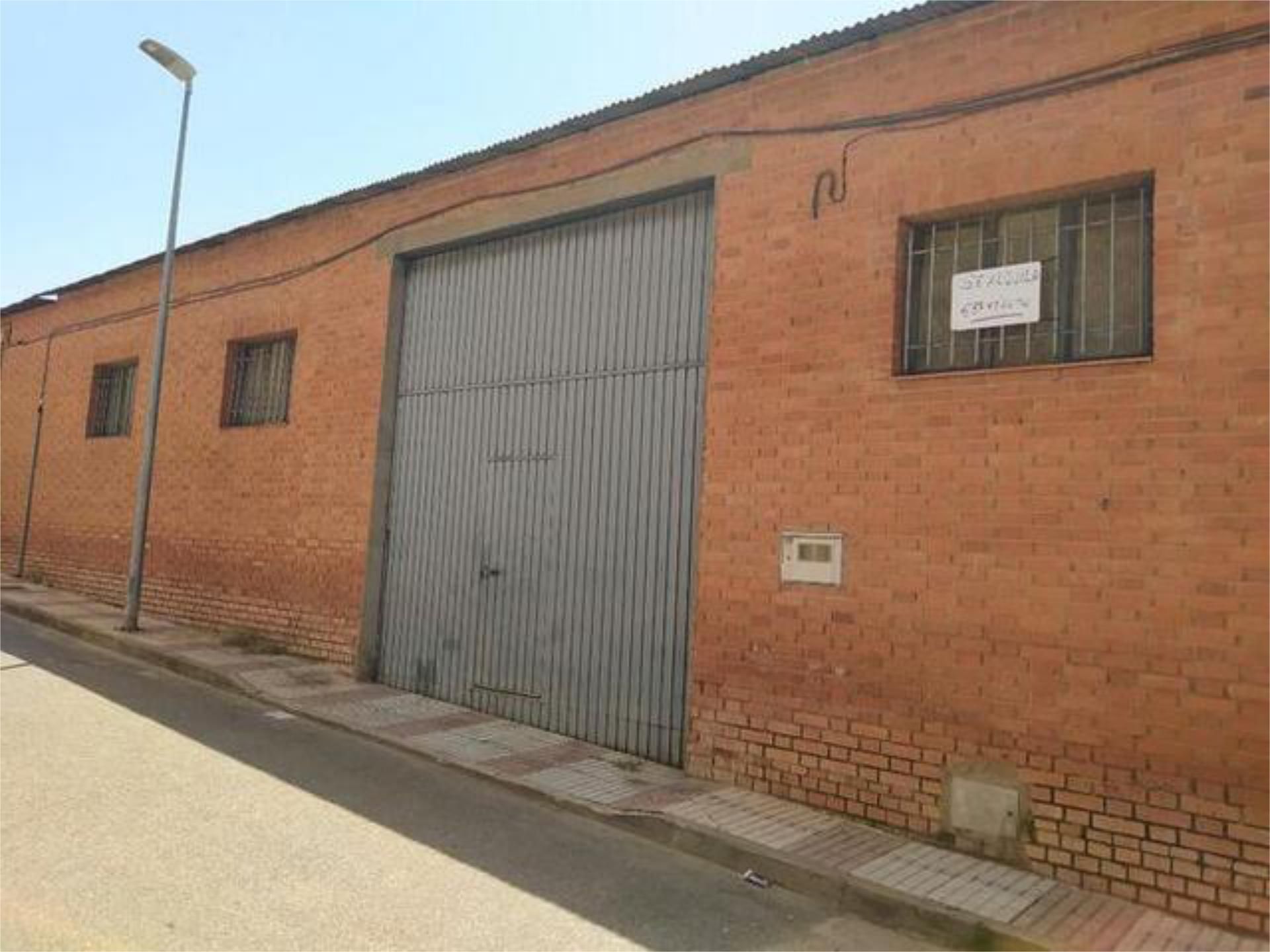 Vista exterior de Nau industrial de lloguer en Mora