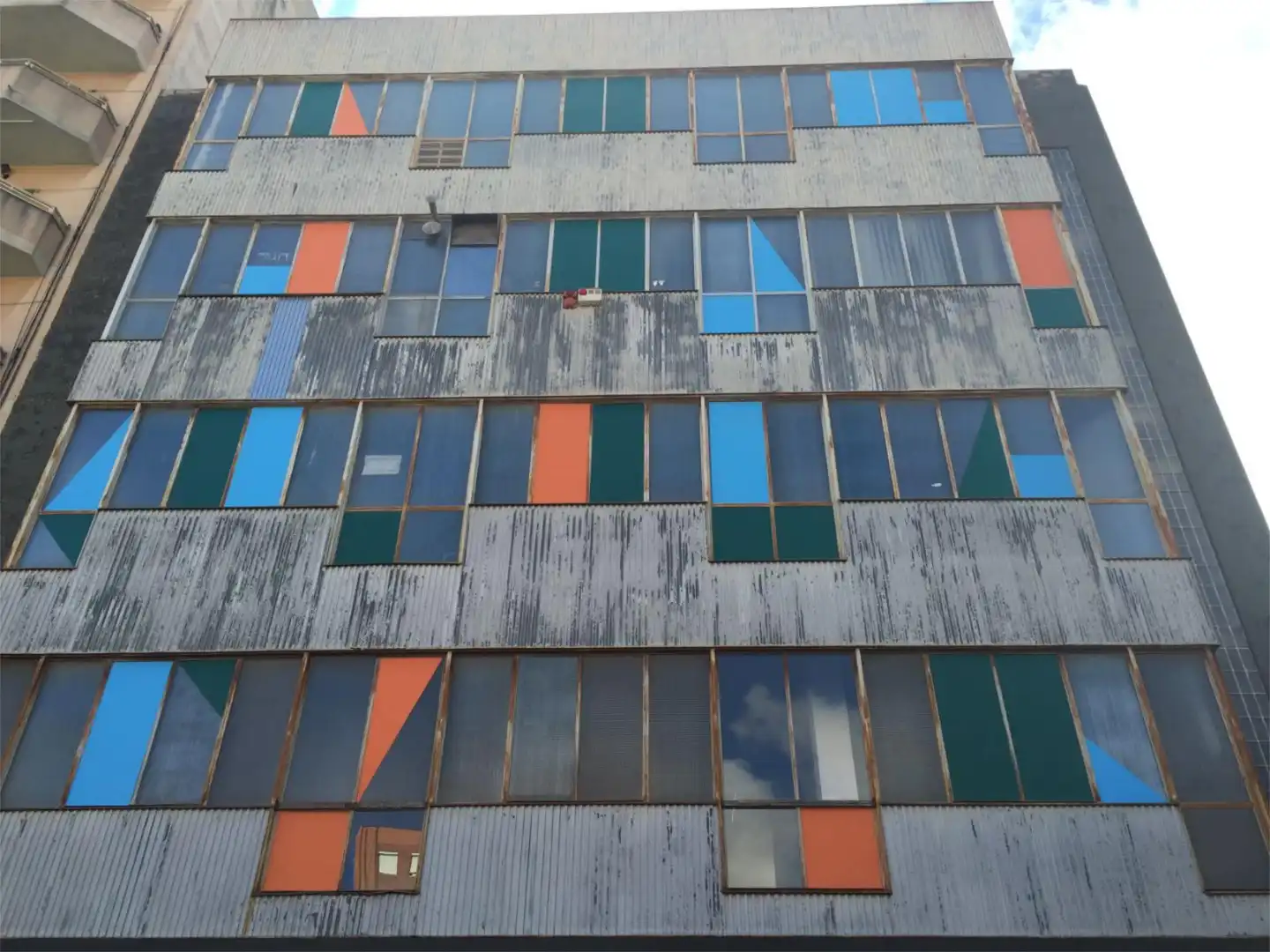 Fabrikhallen zur Miete in Carrer Isaac Peral, 7, Santa Eulàlia Außenansicht von Fabrikhallen zur Miete in L'Hospitalet de Llobregat mit Klimaanlage und Heizung