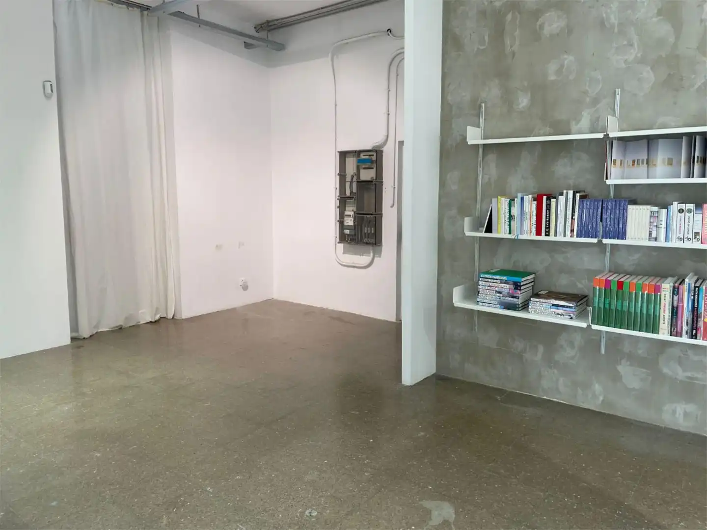 Fabrikhallen zur Miete in Carrer Isaac Peral, 7, Santa Eulàlia Fabrikhallen zur Miete in L'Hospitalet de Llobregat mit Klimaanlage und Heizung