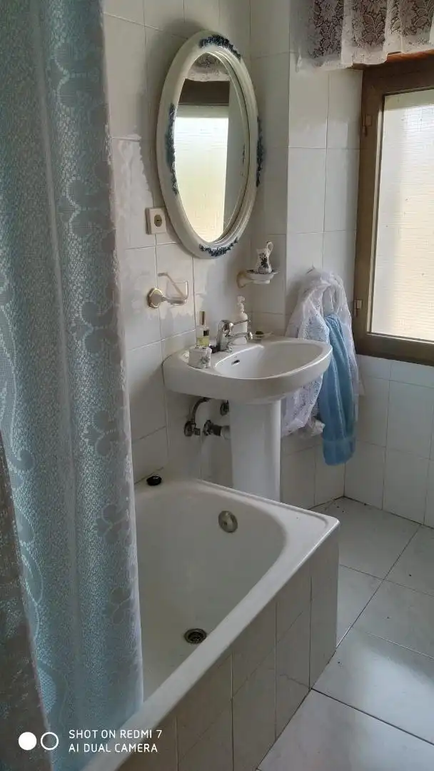 Houses for sale in Calle Mayor, 3, Valle de Losa Bathroom of Houses for sale in Valle de Losa