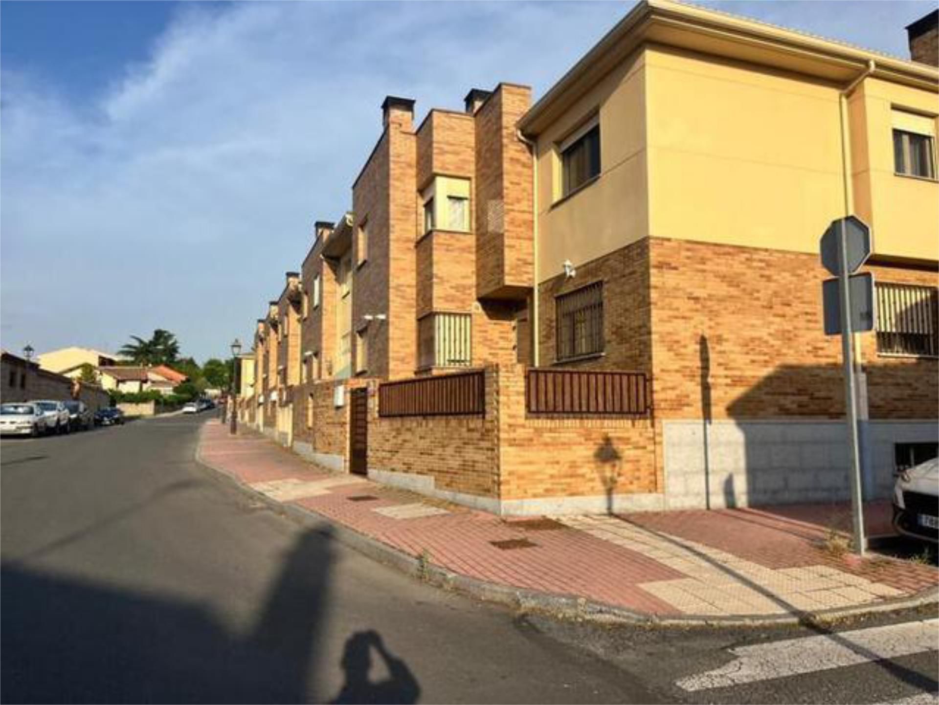 Exterior view of Single-family semi-detached to rent in Ávila Capital  with Furnished