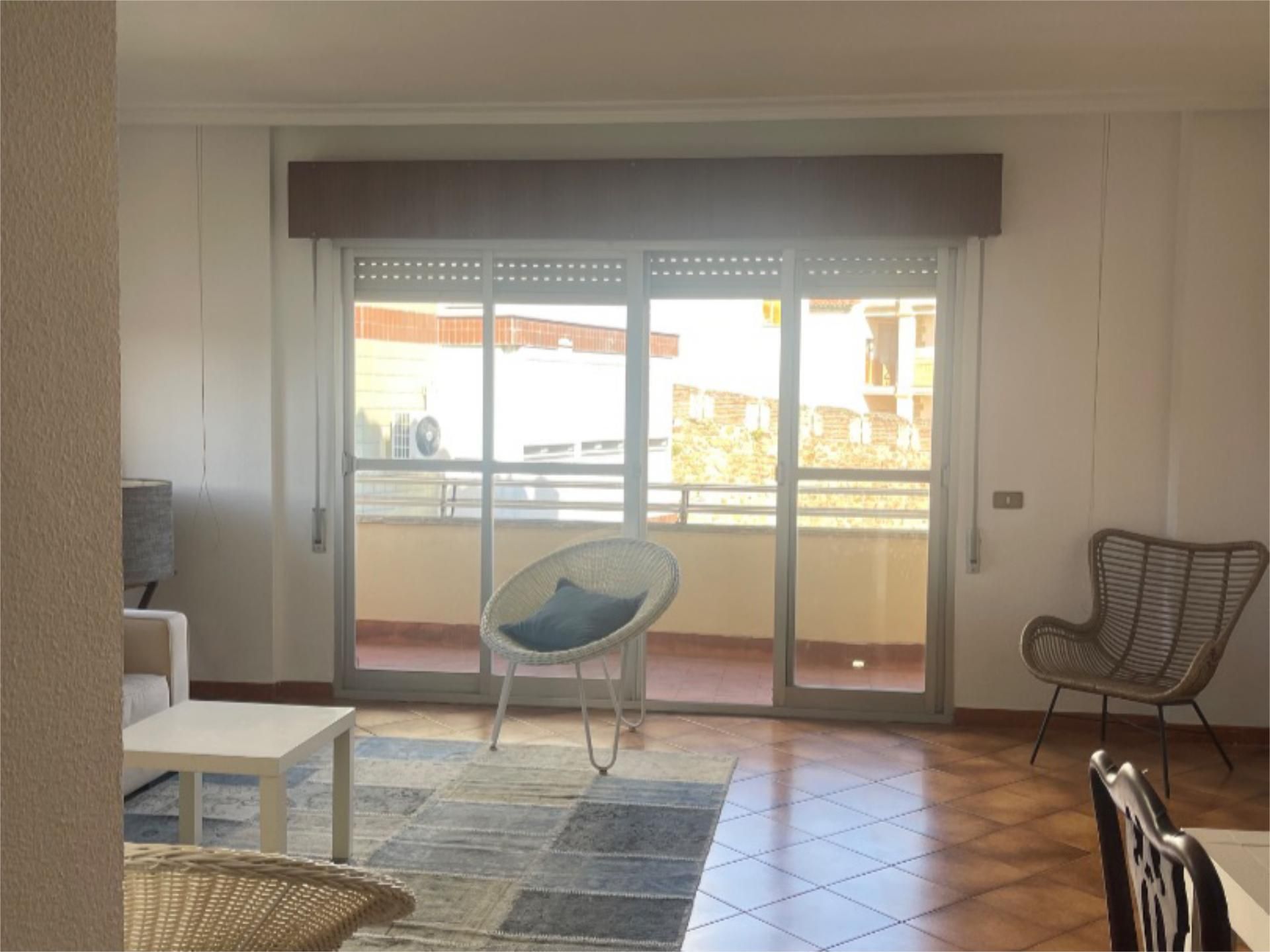 Sala d'estar de Pis de lloguer en Plasencia amb Terrassa, Traster i Moblat