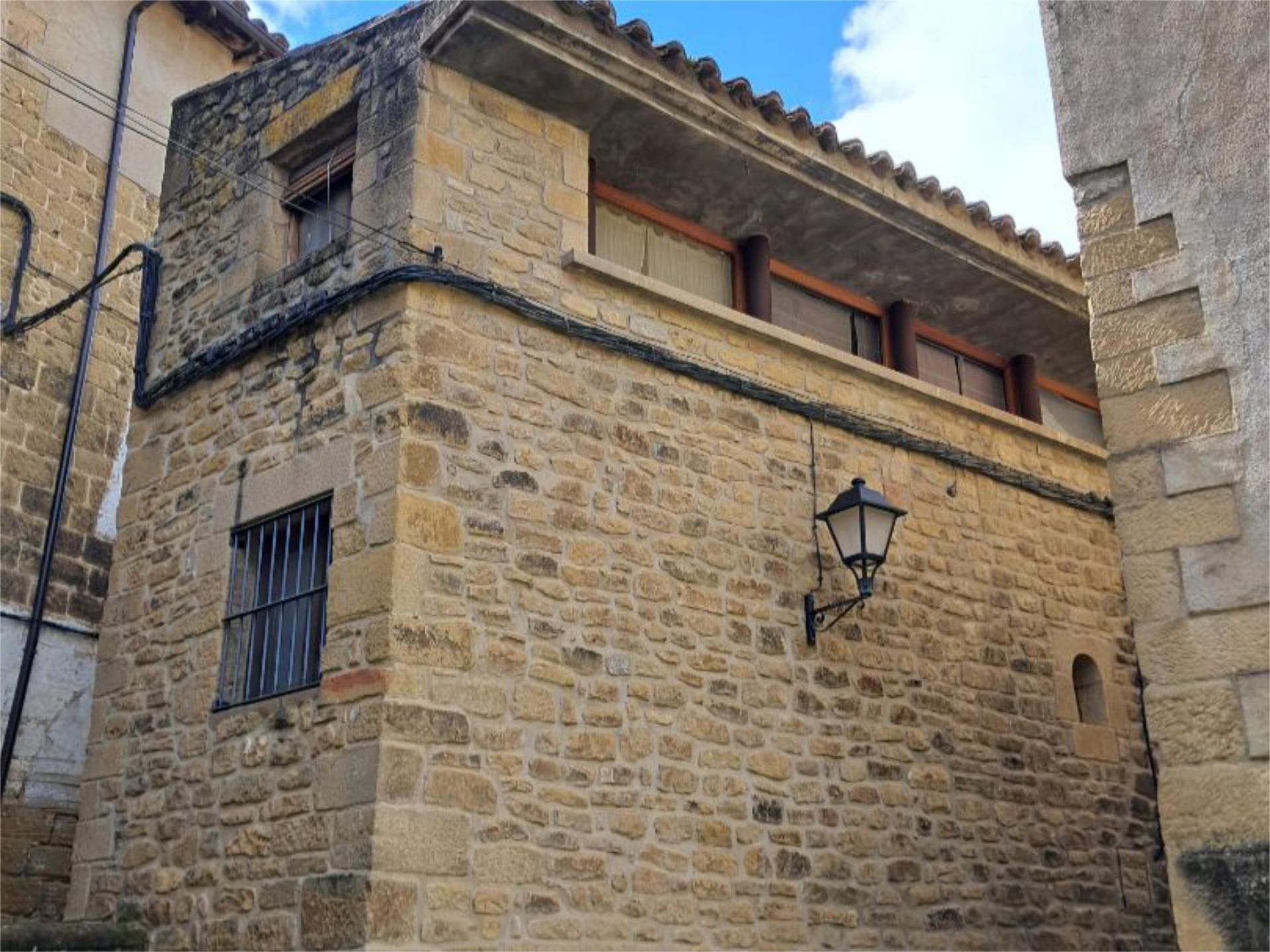 Vista exterior de Pis en venda en Uncastillo amb Aire condicionat
