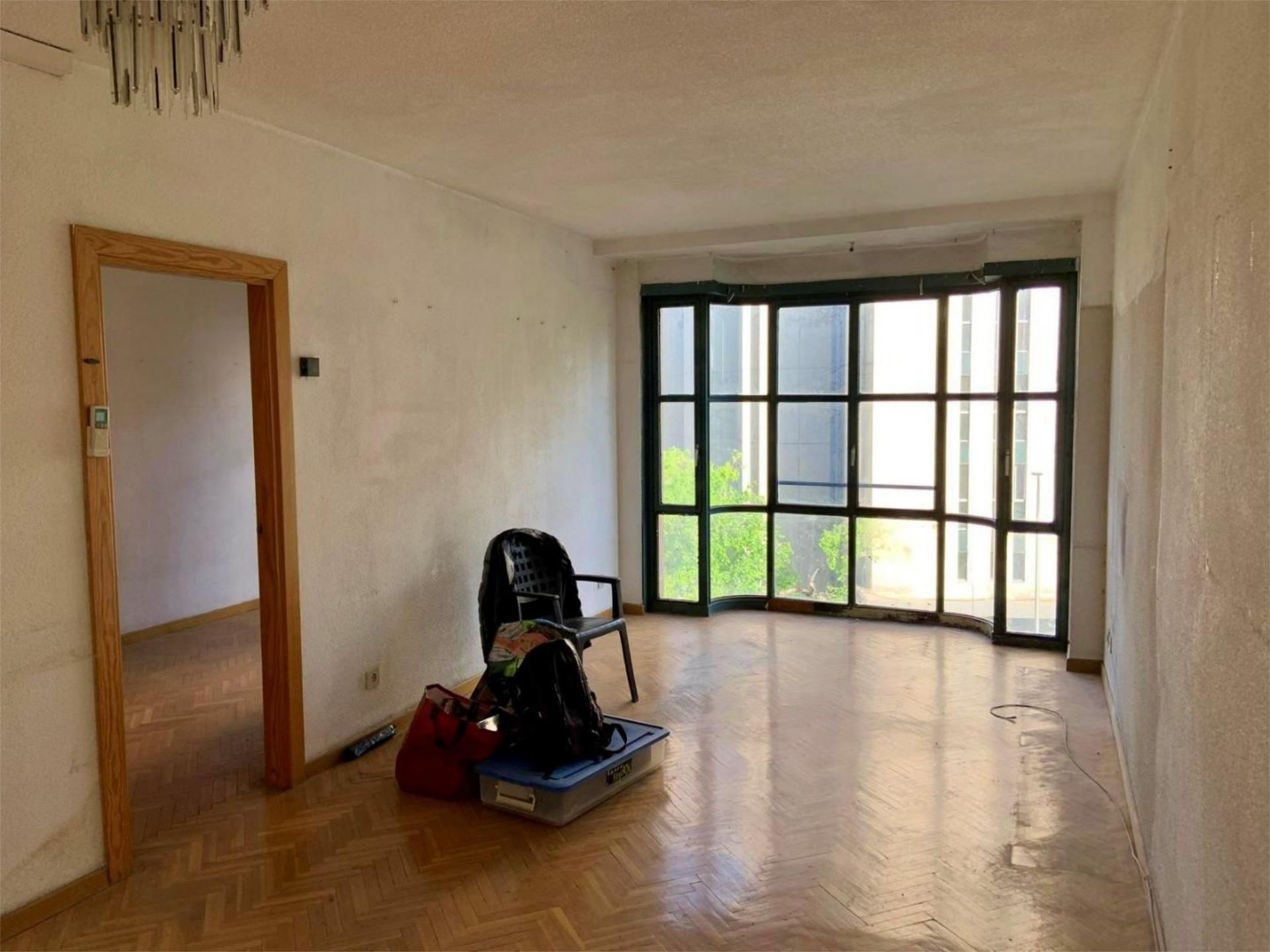Sala d'estar de Pis en venda en  Madrid Capital amb Aire condicionat, Parquet i Aparcament comunitari