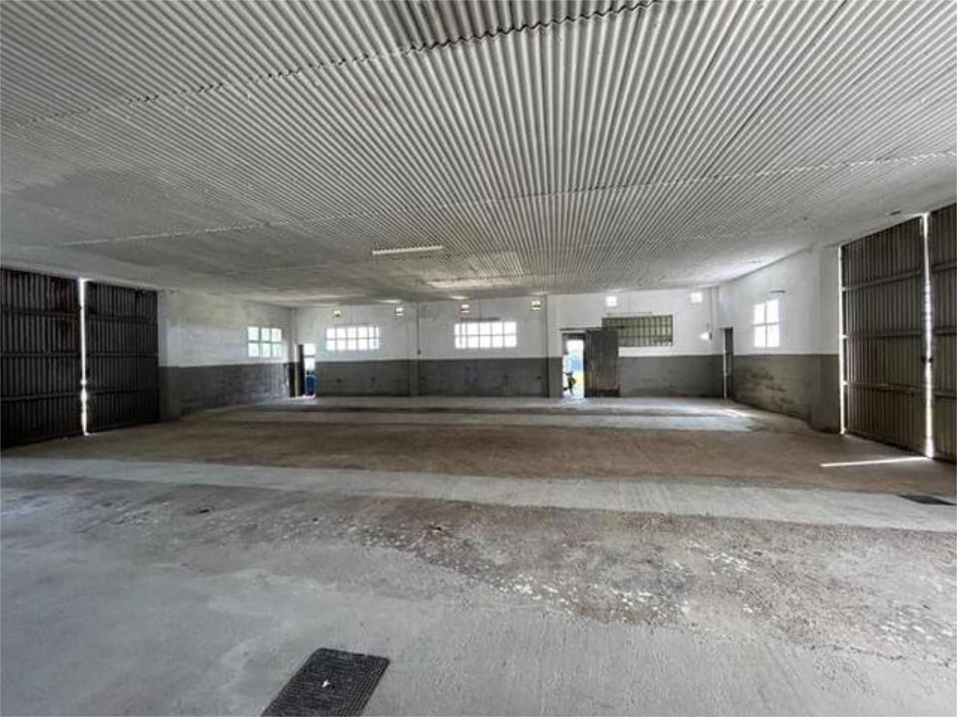 Nau industrial de lloguer en Valdés - Luarca