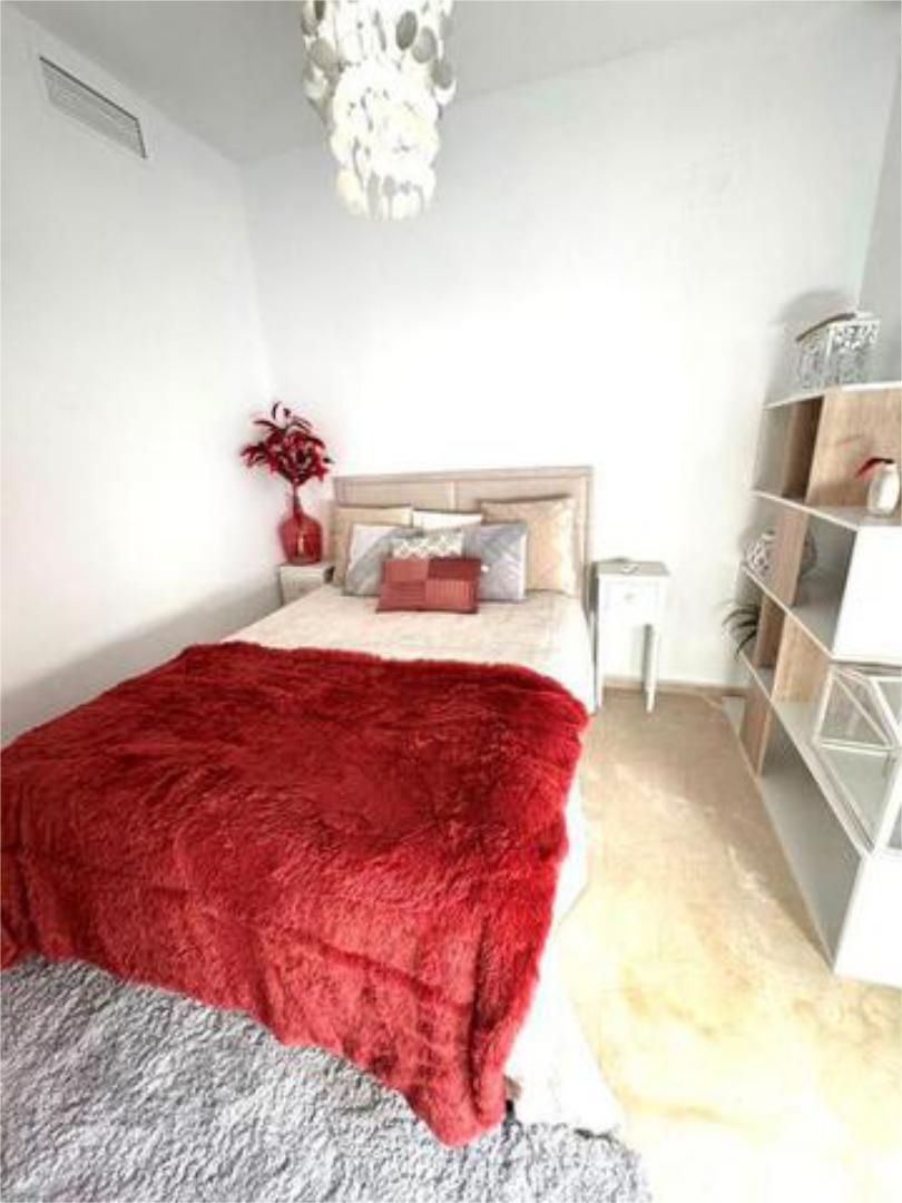 Dormitori de Apartament per a compartir en Espartinas amb Terrassa i Moblat