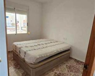 Dormitori de Apartament en venda en Oliva amb Terrassa