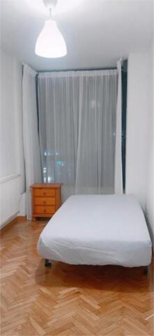 Bedroom of Flat to rent in  Madrid Capital  with Heating, Storage room and Furnished