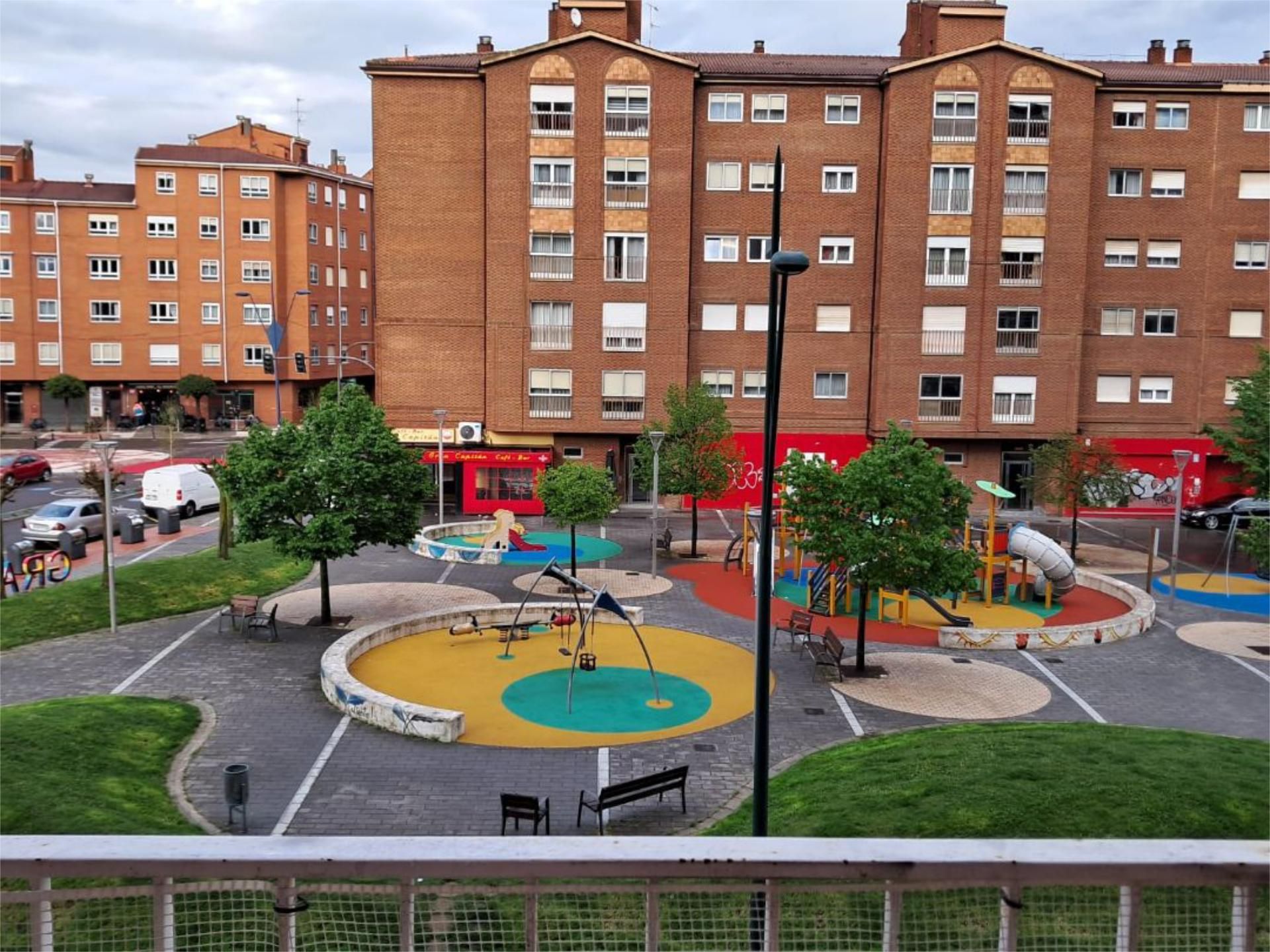 Vista exterior de Pis en venda en San Andrés del Rabanedo amb Terrassa