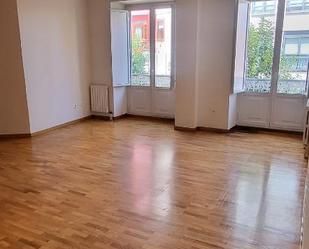 Living room of Flat to rent in Vigo   with Heating, Parquet flooring and Terrace