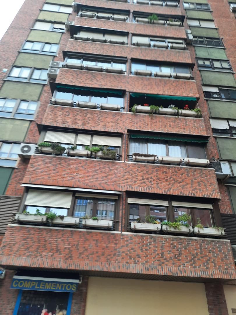 Vista exterior de Pis en venda en  Madrid Capital amb Calefacció, Jardí privat i Parquet