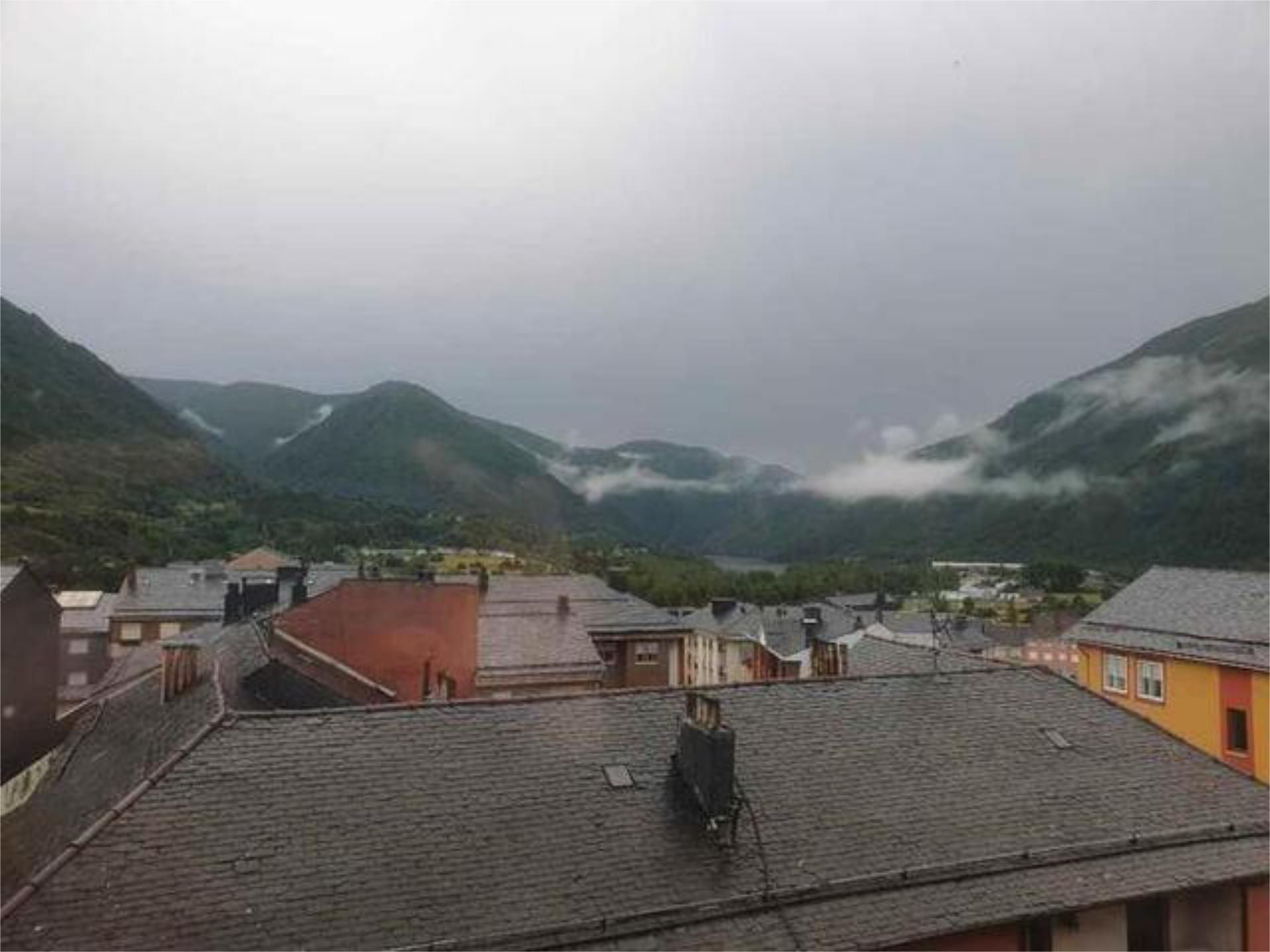 Exterior view of Flat to rent in Villablino