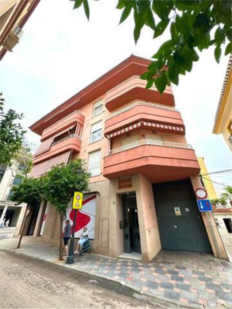Vista exterior de Pis de lloguer en Fuengirola amb Calefacció, Terrassa i Moblat