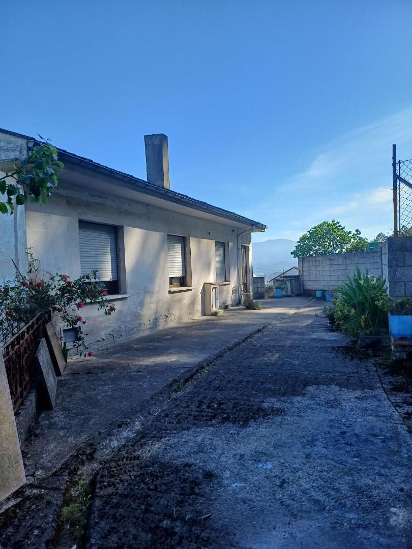 Exterior view of House or chalet for sale in Oviedo 