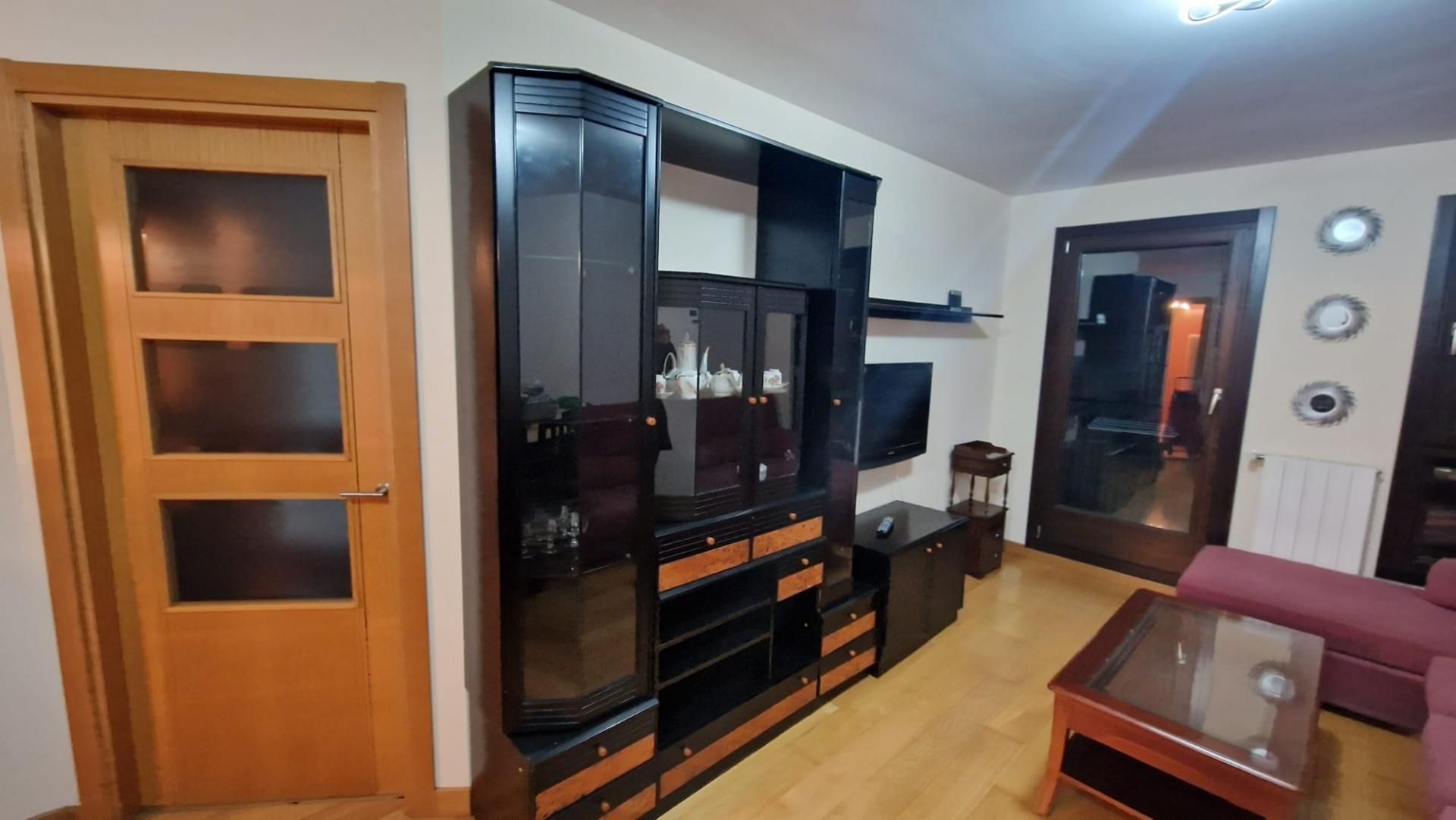 Sala d'estar de Pis de lloguer en Lakuntza amb Calefacció, Parquet i Terrassa