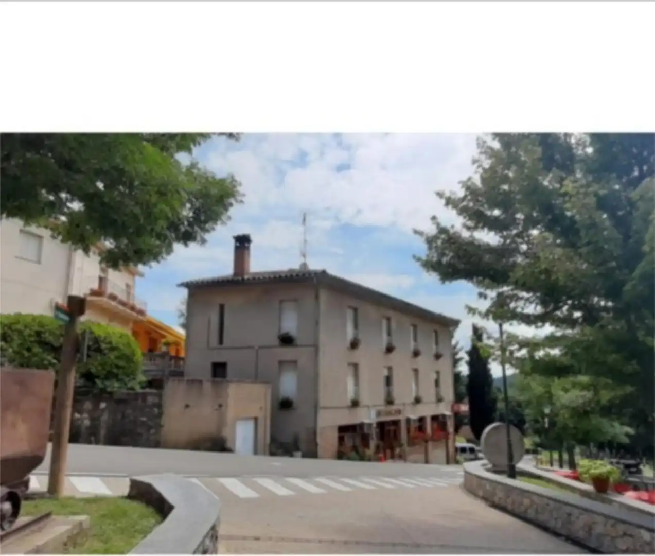 Vista exterior de Local en venda en La Nou de Berguedà