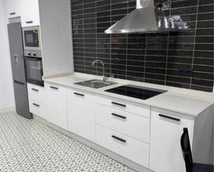 Cuina de Casa o xalet de lloguer en Vigo  amb Calefacció i Moblat