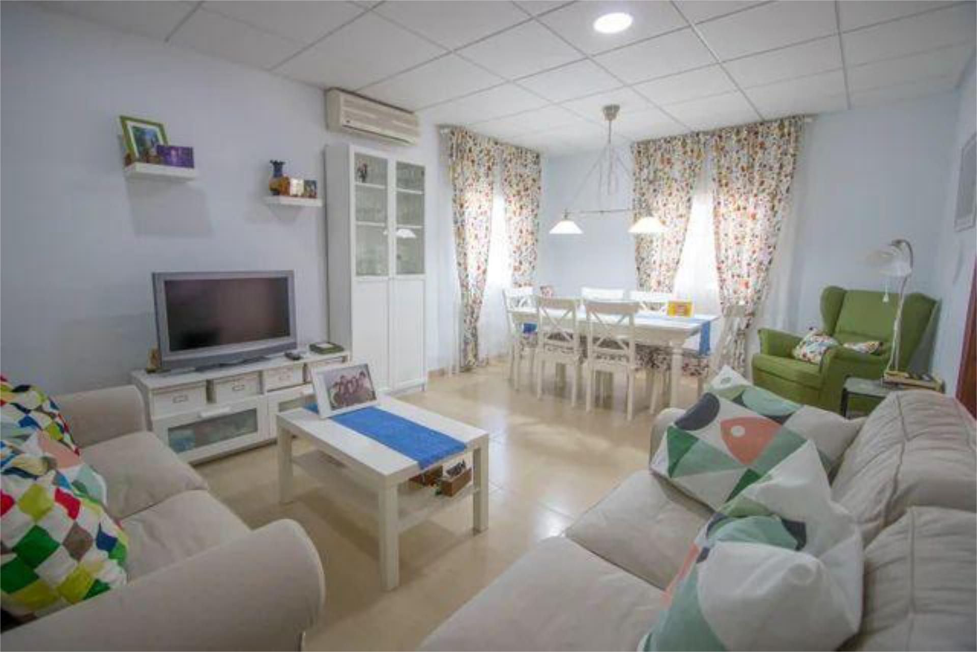 Sala d'estar de Casa adosada en venda en Molina de Segura amb Jardí privat i Terrassa
