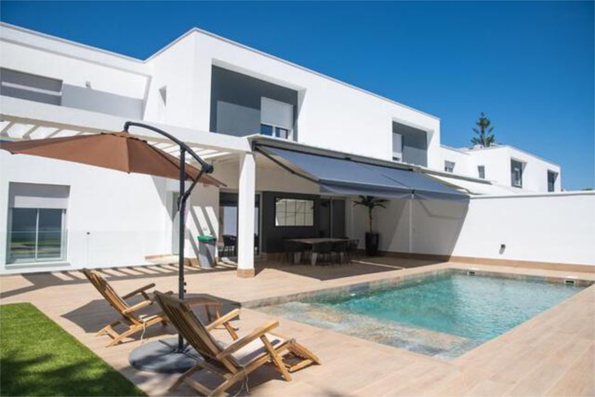 Exterior view of Single-family semi-detached to rent in El Puerto de Santa María  with Heating, Private garden and Terrace