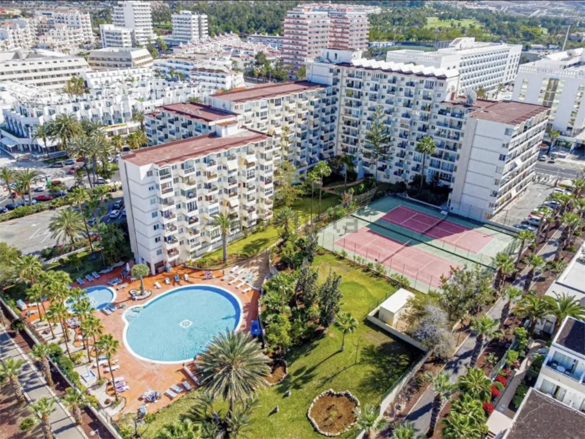Vista exterior de Estudi de lloguer en Arona amb Jardí privat, Terrassa i Piscina