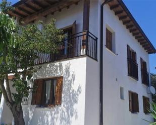 Vista exterior de Casa o xalet en venda en Galar amb Calefacció, Terrassa i Traster