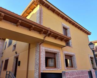Exterior view of Single-family semi-detached for sale in La Adrada   with Terrace