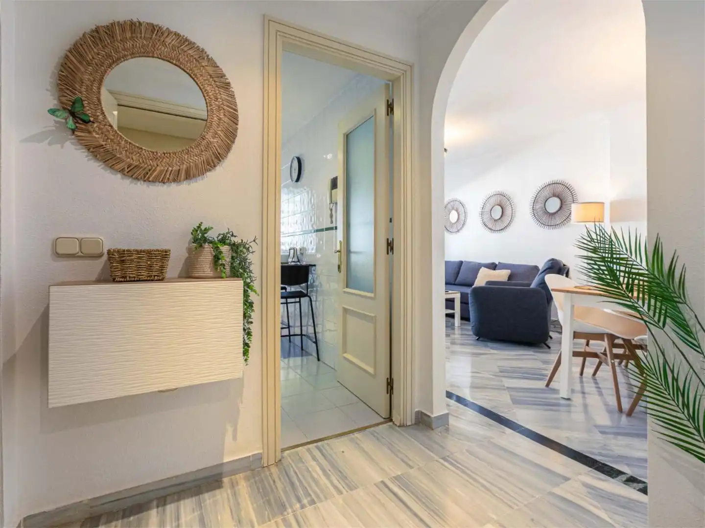 Flat for rent in Bulevar Ashmawi, 6, La Carolina - Guadalpín Flat for rent in Marbella with Air Conditioner, Heating and Private garden