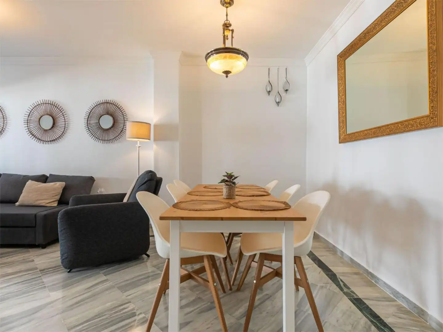 Flat for rent in Bulevar Ashmawi, 6, La Carolina - Guadalpín Dining room of Flat for rent in Marbella with Air Conditioner, Heating and Private garden