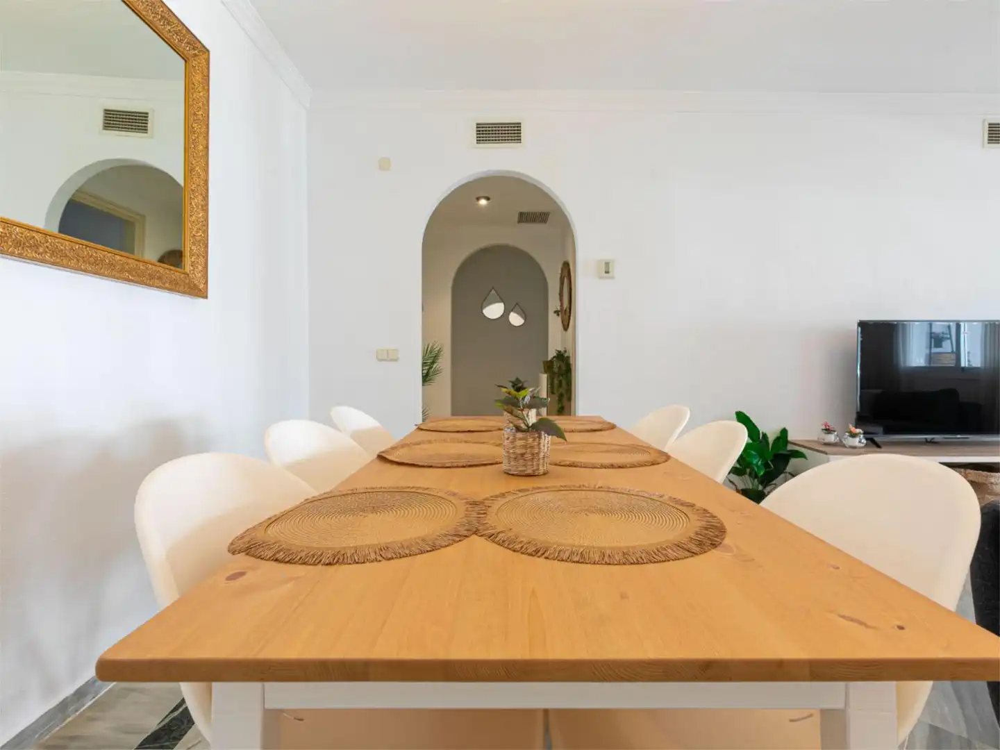 Flat for rent in Bulevar Ashmawi, 6, La Carolina - Guadalpín Dining room of Flat for rent in Marbella with Air Conditioner, Heating and Private garden