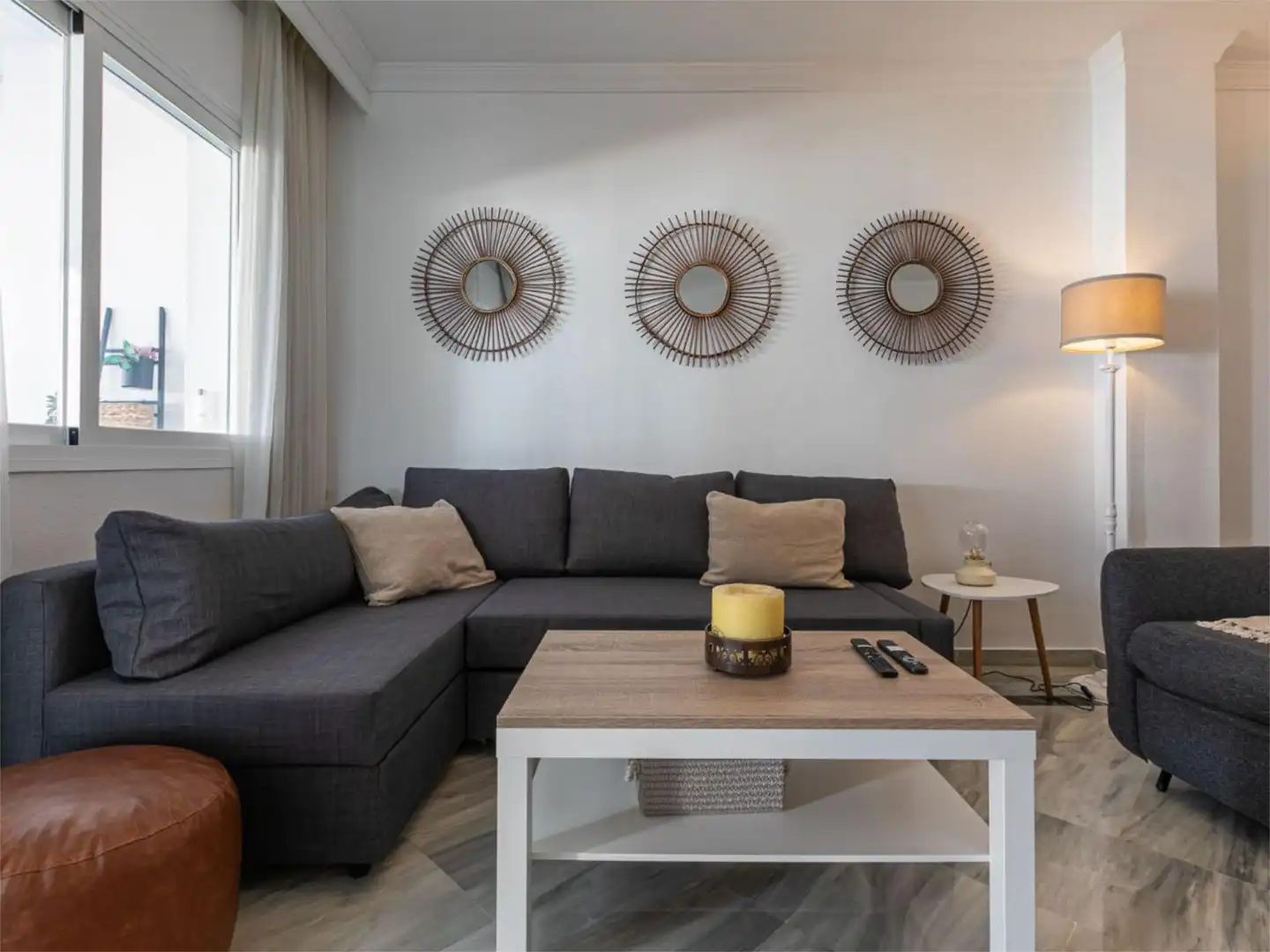 Flat for rent in Bulevar Ashmawi, 6, La Carolina - Guadalpín Living room of Flat for rent in Marbella with Air Conditioner, Heating and Private garden