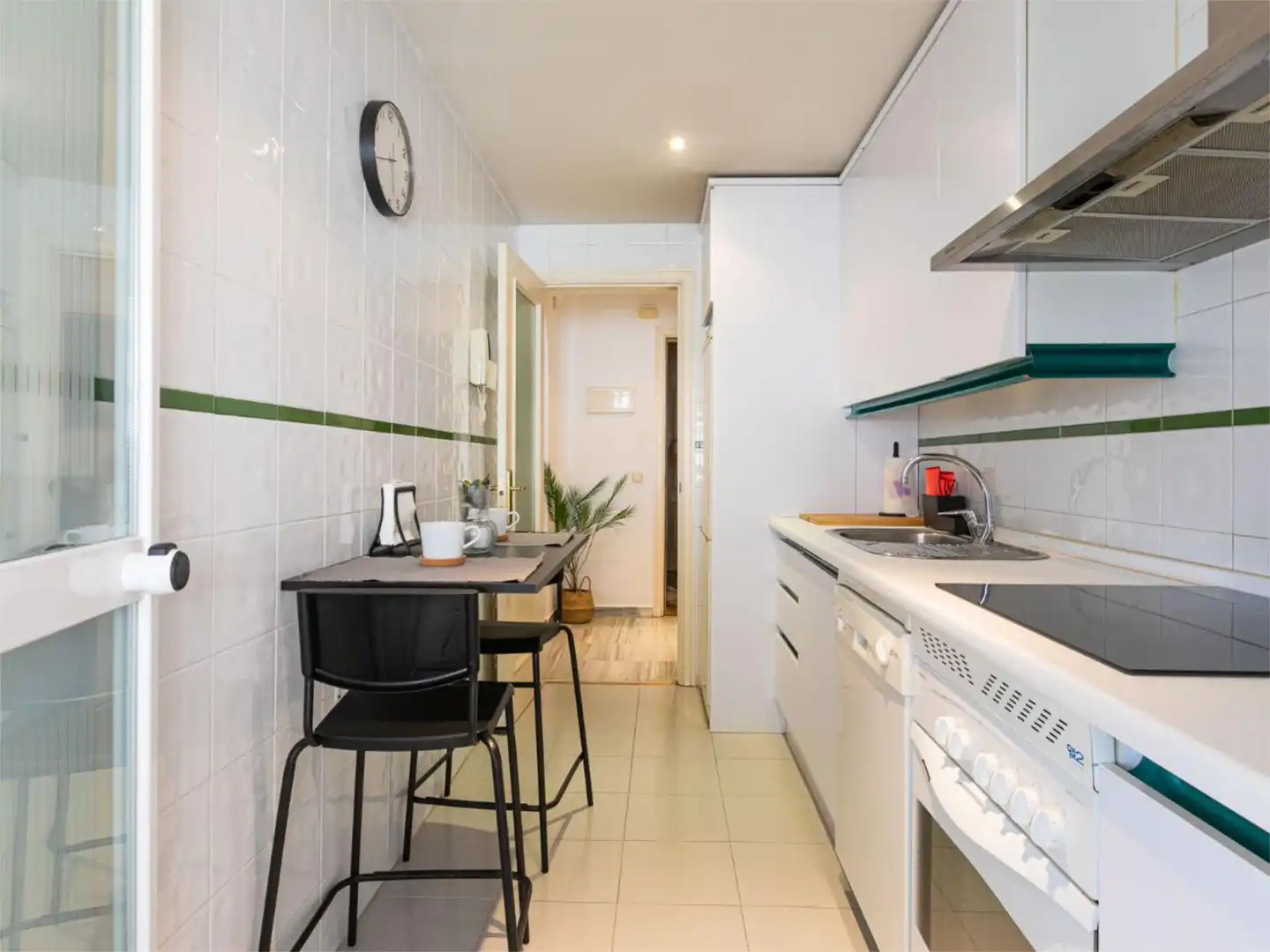 Flat for rent in Bulevar Ashmawi, 6, La Carolina - Guadalpín Kitchen of Flat for rent in Marbella with Air Conditioner, Heating and Private garden