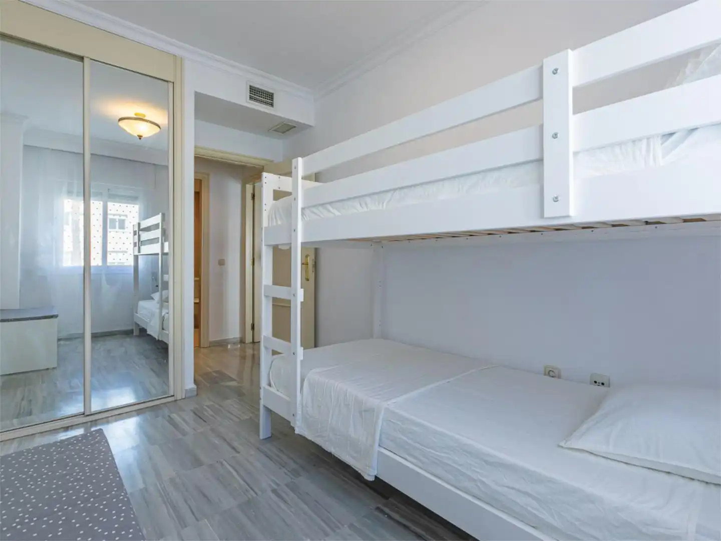 Flat for rent in Bulevar Ashmawi, 6, La Carolina - Guadalpín Bedroom of Flat for rent in Marbella with Air Conditioner, Heating and Private garden