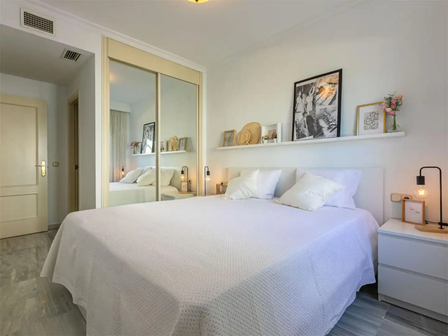Flat for rent in Bulevar Ashmawi, 6, La Carolina - Guadalpín Bedroom of Flat for rent in Marbella with Air Conditioner, Heating and Private garden