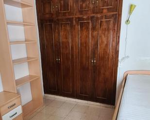 Bedroom of Flat to share in  Granada Capital  with Heating, Parquet flooring and Furnished
