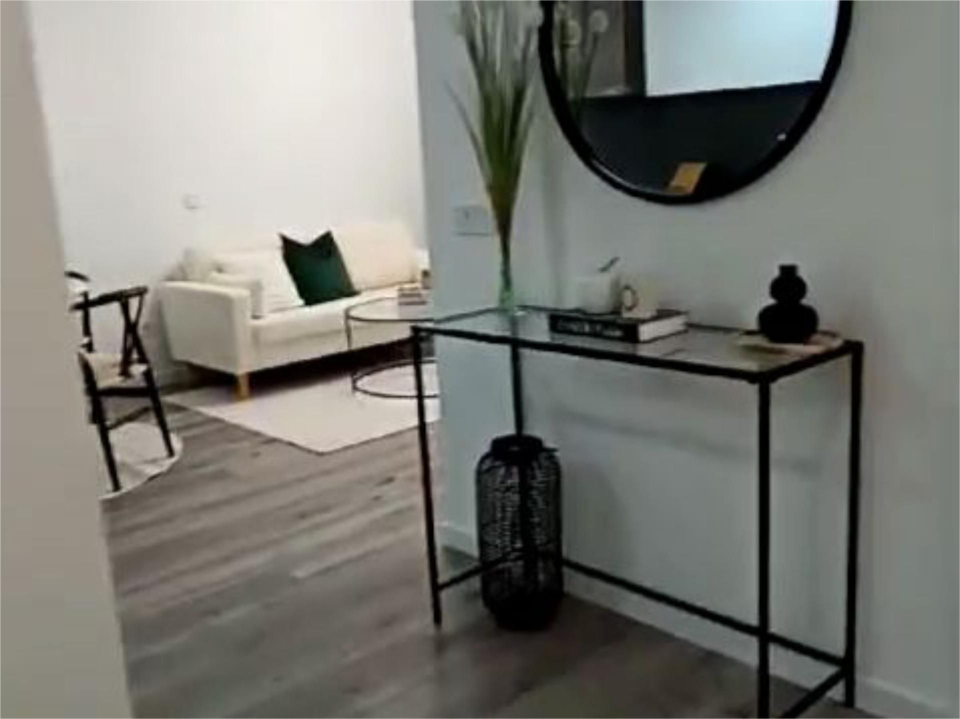 Flat for sale in  Valencia Capital  with Air Conditioner, Terrace and Swimming Pool