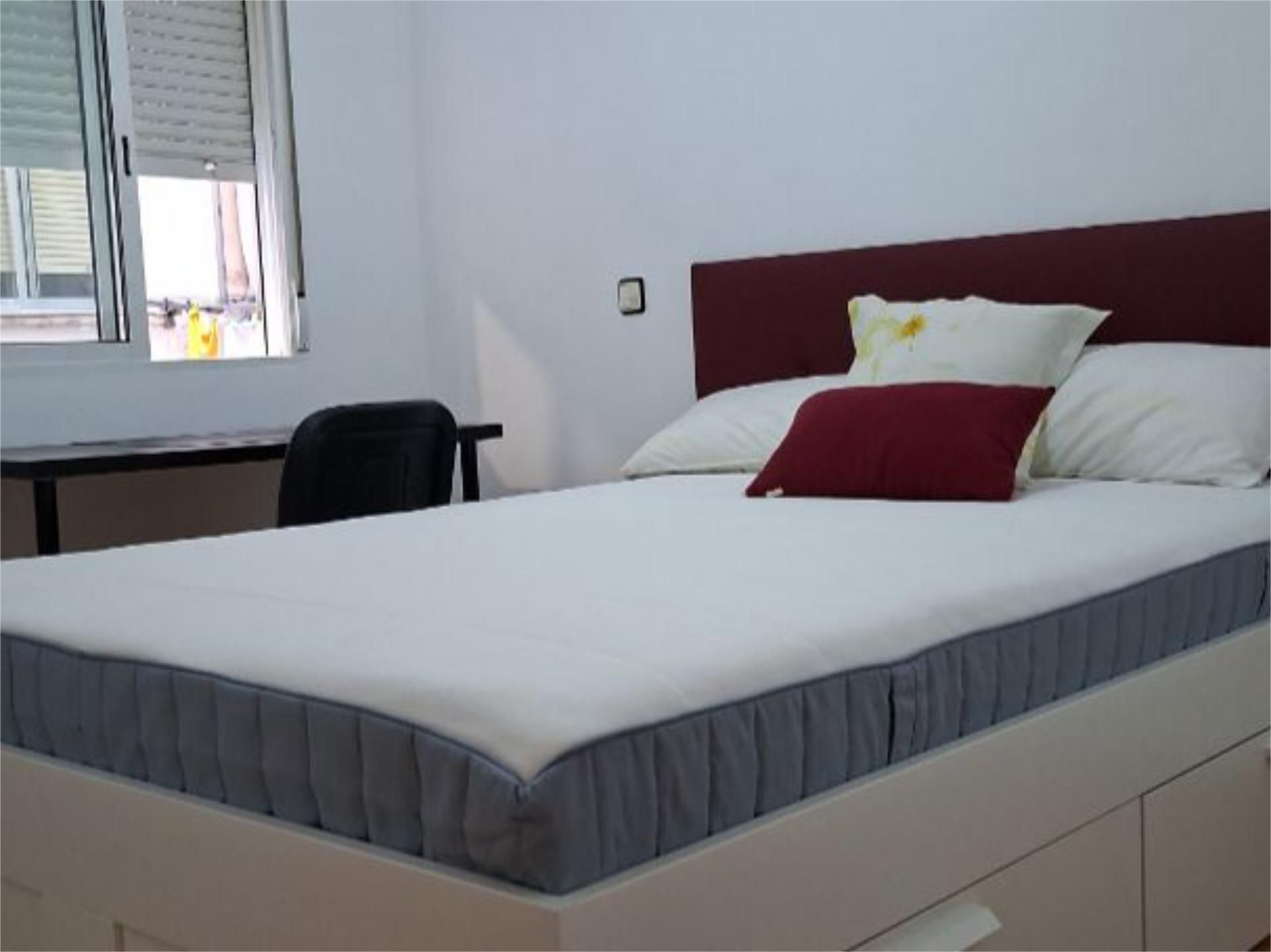 Bedroom of Flat to share in Getafe  with Parquet flooring, Terrace and Furnished