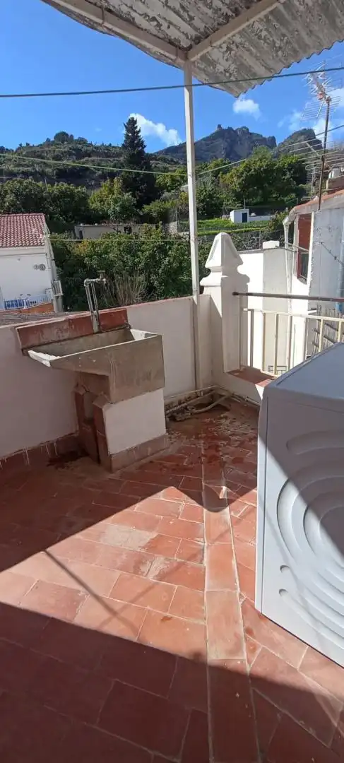 Casa adosada de alquiler en Calle Virgen del Carmen, 10, Los Guájares