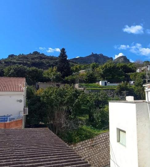 Single-family semi-detached to rent in Calle Virgen del Carmen, 10, Los Guájares, Granada - image 1 Photo 1 of Single-family semi-detached to rent in Calle Virgen del Carmen, 10, Los Guájares, Granada
