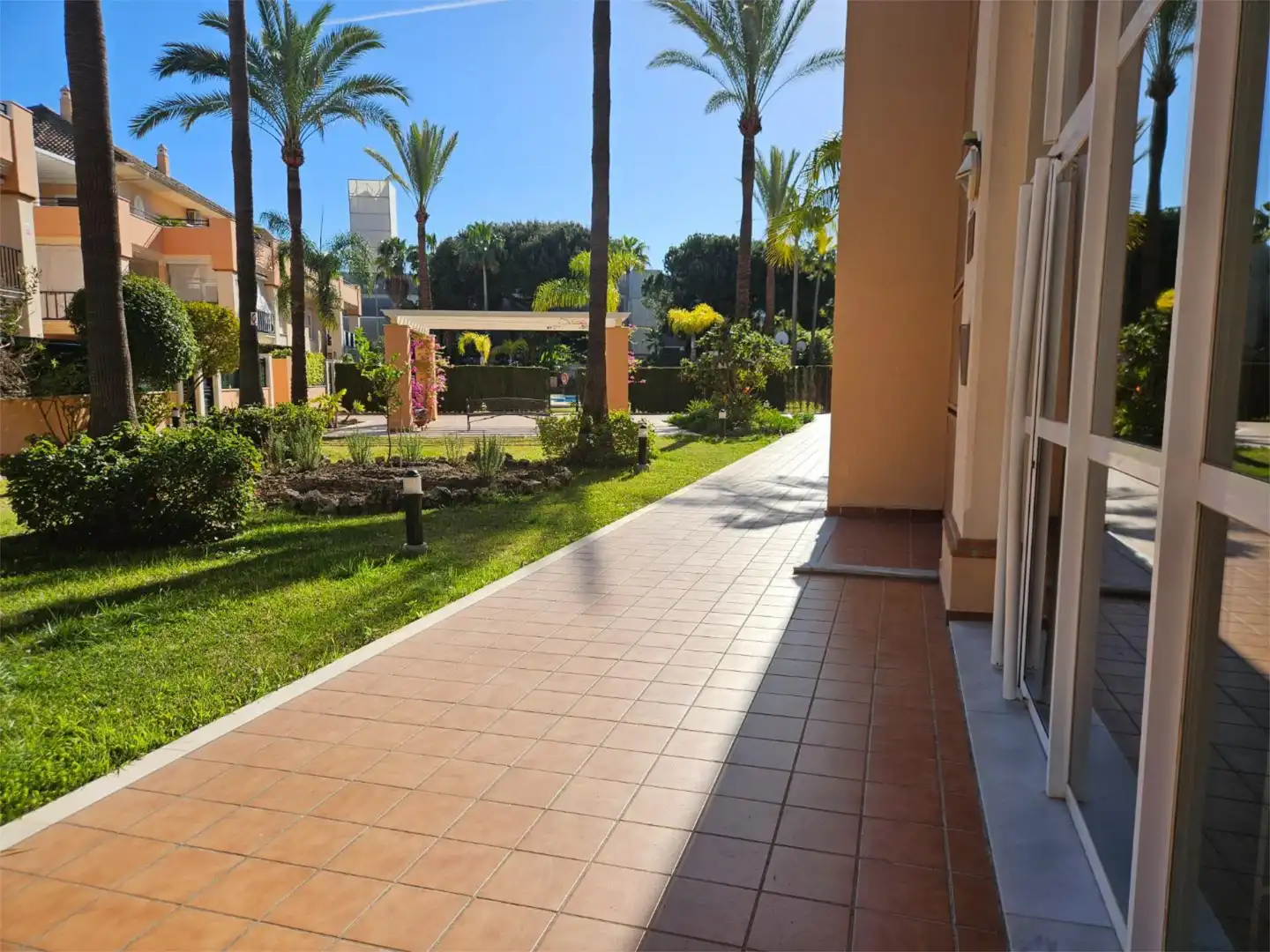 Vista exterior de Pis de lloguer en Marbella amb Aire condicionat, Calefacció i Parquet