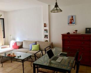 Sala d'estar de Pis de lloguer en Arrecife amb Aire condicionat, Terrassa i Moblat