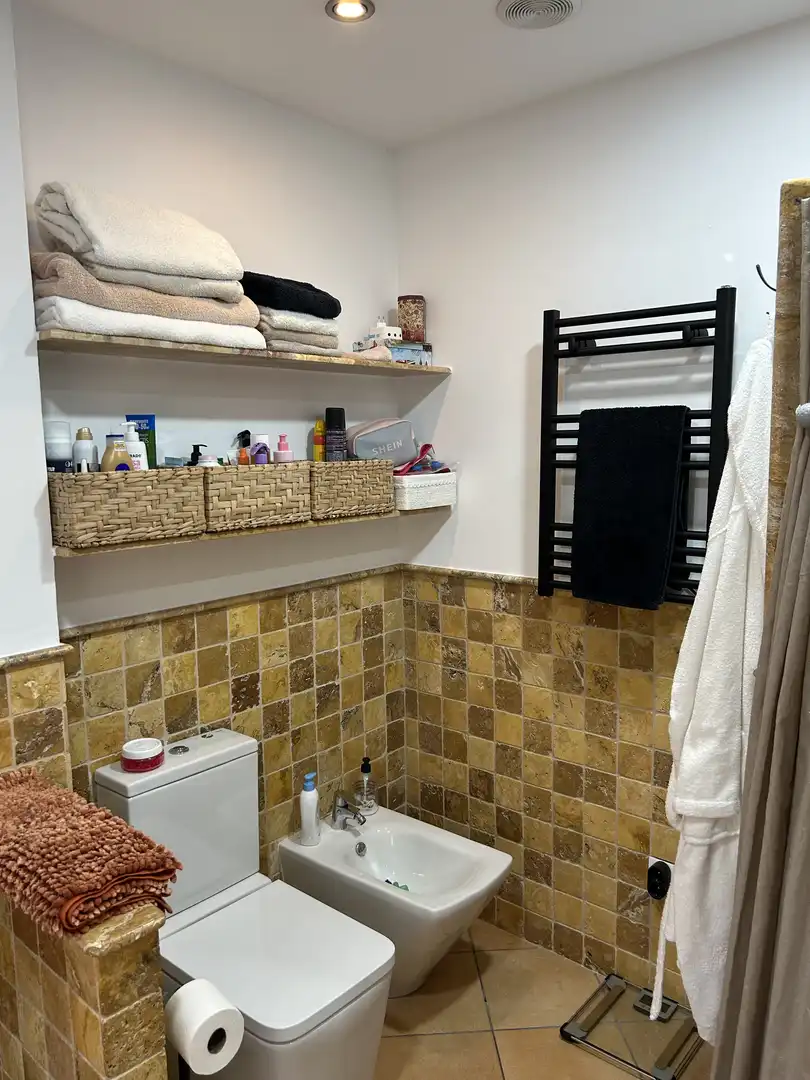 Piso en venta en Calle Alfredo Calderón, 810, La Carolina Baño de Piso en venta en La Carolina con Aire acondicionado, Calefacción y Jardín privado