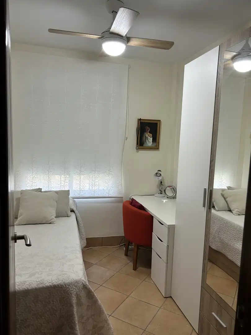 Piso en venta en Calle Alfredo Calderón, 810, La Carolina Habitación de Piso en venta en La Carolina con Aire acondicionado, Calefacción y Jardín privado