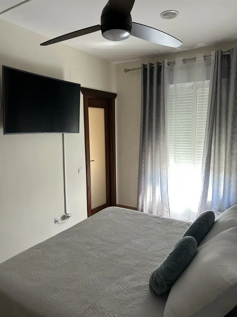 Piso en venta en Calle Alfredo Calderón, 810, La Carolina Habitación de Piso en venta en La Carolina con Aire acondicionado, Calefacción y Jardín privado
